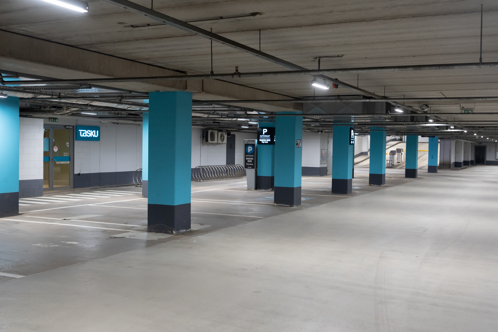 

Alates 01.04.2026 toimub Tasku 0-korrusel parkimise hinnakirjas järgmine muudatus:

Kell 07-22 on parkimine 1 tund tasuta, iga järgnev tund 1,5 €;
Kell 22-07 